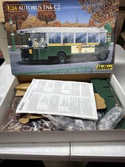Vintage Heller 1/24 Autobus TN6 C2 Plastic Model Kit #80789 Made In France