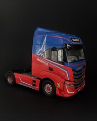 Italeri 3963 1/24 Scale Model Tractor Truck Kit Iveco Stralis S-Way