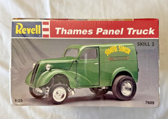 Revell Thames Panel Truck 1/25 Scale Plastic Model Kit Factory Sealed