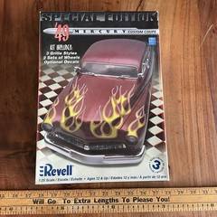 Revell 1949 Mercury Special Edition Series 1:25 Model Kit Sealed Components