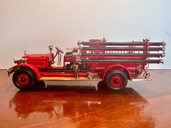 Signature Models 1:24 Diecast Model Fire Engine: 1927 SEAGRAVE Dover Plains
