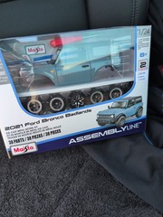 Maisto Assembly Line 2021 Ford Bronco Badlands 1:24 SC Diecast Model Kit 39535