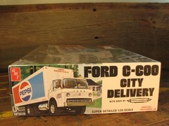 AMT Ford C-600 City Delivery Pepsi Model Kit 1:25 Opening Doors AMT804/06
