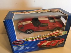 Polar Lights 2005 Ford GT Red 1/25 Model Kit built body seperating