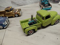 Model Junkyard/parts Plastic ,Nice Custom Car Lot Of 4 Custom Pickups