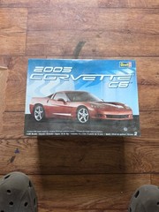 REVELL 2005 CORVETTE C6 HARDTOP FACTORY SEALED INSIDE KIT! CIRCA 2005! VMCP!