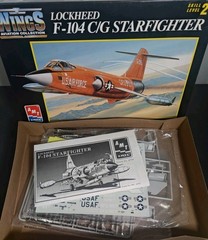 AMT ERTL MODEL KIT 1/72 SCALE LOCKHEED F-104 C/G STARFIGHTER AIRPLANE 8759