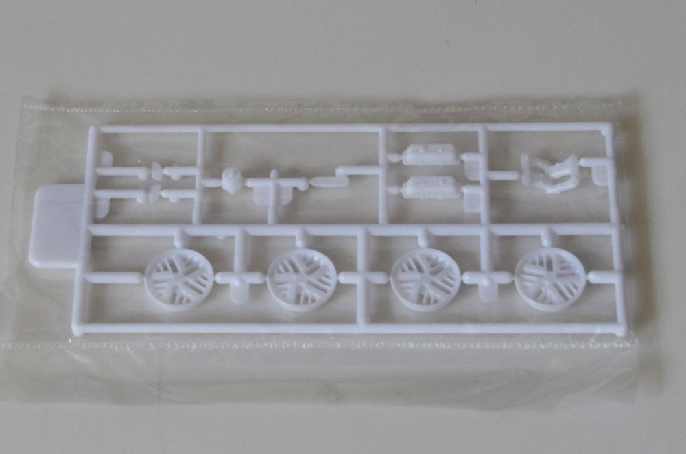 REVELL 1985 PONTIAC FIERO GT 14573 ⭐PARTS⭐ OUTER WHEELS+ALTERNATOR+MORE 1:24