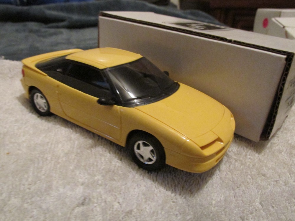 ERTL AMT 1991 CHEVROLET GEO STORM GSI Dealer Promo Model 1:25 YELLOW # 6083