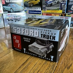 AMT 882 1953 Ford Pickup Truck 3n1 Trophy Series 1/25 Model Kit