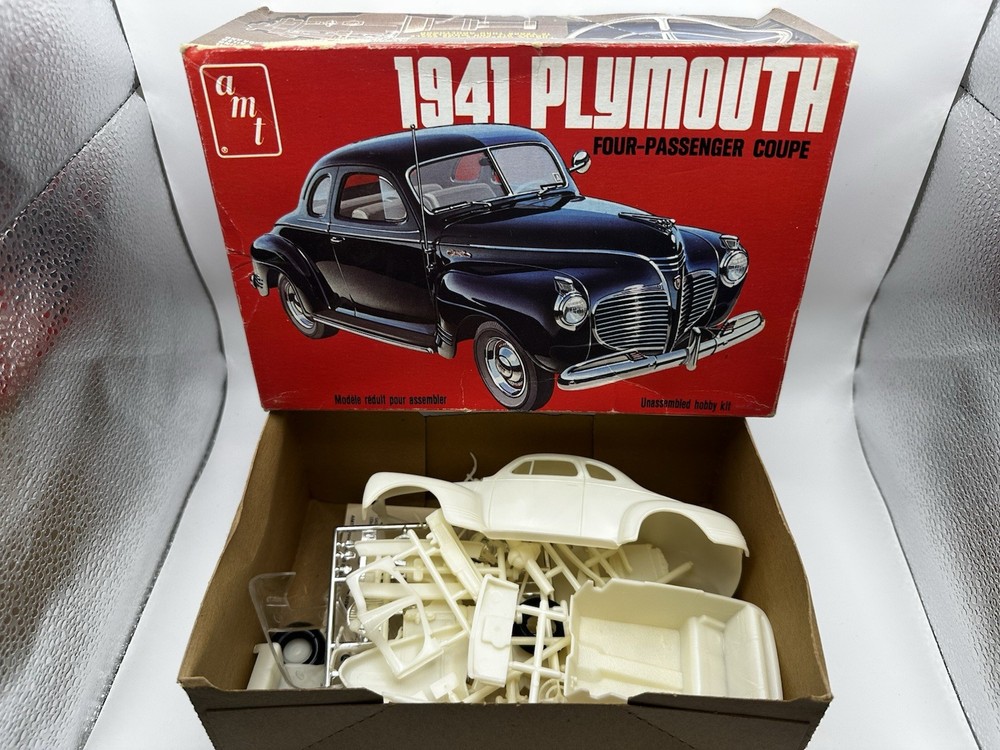 AMT 1941 Plymouth Four-Passenger Coupe Plastic Model Car Kit Scale 1/25 #T148