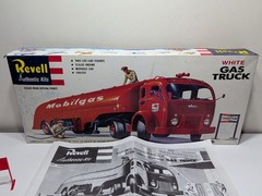 ✨VINTAGE✨ Revell 1:48 1956 Fruehauf Mobilgas White Gas Truck – BOX + PARTS ONLY