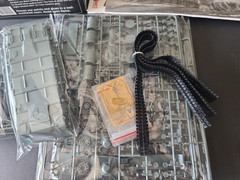 Xact Scale Models 35001 T-80U Russia’s Main Battle Tank Kit 1/35 Sealed Parts