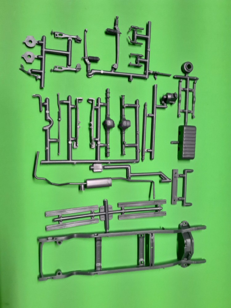 77 1977 E150 Ford Van Cruising 1/25 Frame Chassis Axle Rear End Econoline Model