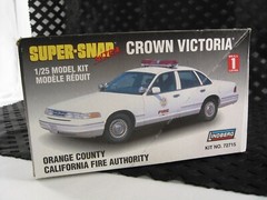 1997 Lindberg Super-Snap 72715 CROWN VICTORIA ORANGE CO. CA FIRE AUTH. 1:25 NIB