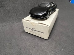 AMT 1993 Dodge Viper RT/10 Black 6128 Promo 1/25 Boxed Model Plastic Dealer
