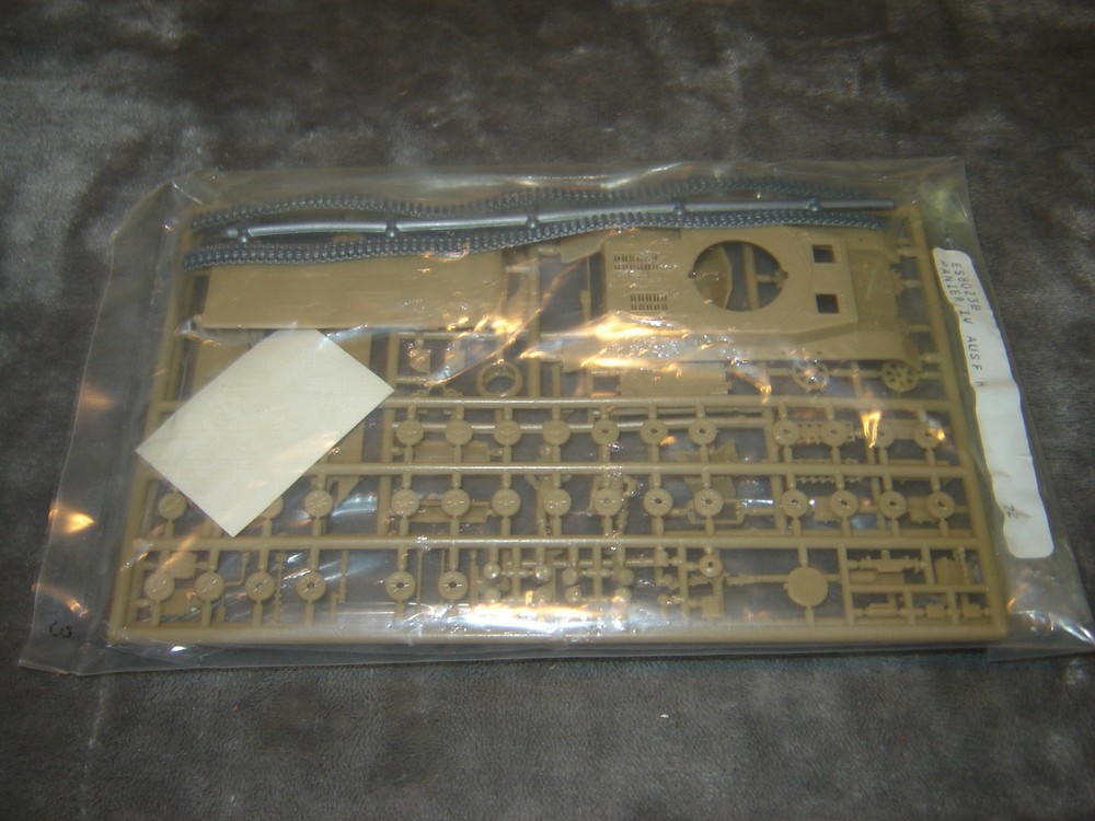 ESCI 8023B Bag Model kit Panzer IV Ausf. H 1/72 Factory Sealed No Instructions