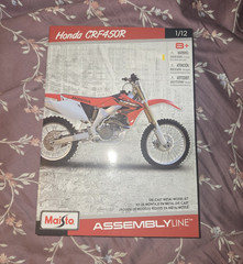 Maisto Assembly Line Honda CRF450R 1:12 Diecast Metal Motorcycle Model Kit