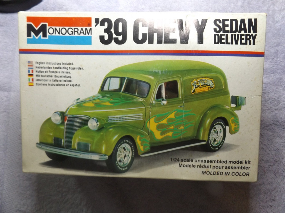 1978 Monogram 1939 Chevy Sedan Delivery Model Kit w/ Extra Parts incl 39 Coupe