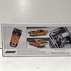 Revell ’70 Dodge Challenger T/A 2’n1 Streetburner 1:24 Model Kit 85-2596