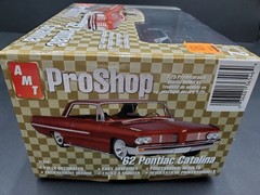AMT #31279 1962 Pontiac Catalina – Pro Shop Series 1/25 Scale Plastic Model Kit