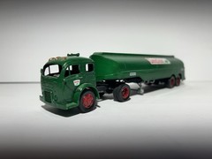 Atlantis White-Fruehauf Gasoline Truck – Sinclair Dino 1:48 Scale (Built Model)