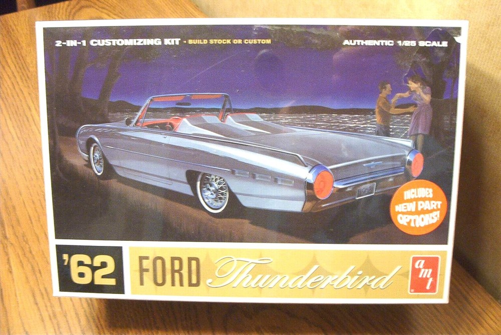 AMT ’62 FORD THUNDERBIRD MODEL KIT #682 1/25 SCALE