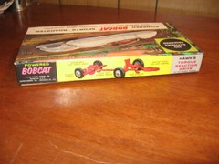Hawk 1:32 Powered Bobcat Sports Vintage (1962) Roadster Kit No. 633-60