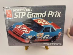 AMT RICHARD PETTY STP Grand Prix 6728 Vintage Model Car Kit 1:25 Sealed