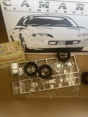 1995 Camaro Z28 AMT NEW Model Kit Plastic Sealed Bags Box Open NOS 8925 Level 2