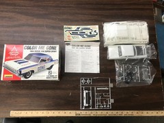 1/25 Lindberg Color Me Gone 1964 Dodge 330 Super Sport 72156