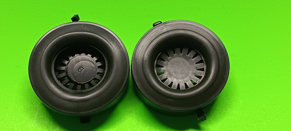 69 1969 Chevy Camaro Z28 1/12 Drag Slicks Revell 12812