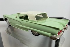 VINTAGE AMT 1958 FORD THUNDERBIRD GREEN DEALER PROMO MODEL TOY 1/25