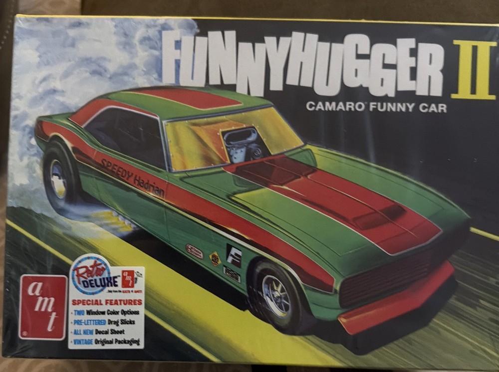 AMT 1565 Funny Hugger II Chevy Camaro Funny Car 1/25 Scale Model Kit
