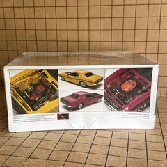 NEW Revell Street Burner ’70 Dodge Challenger 2n1 RT/TA Sealed Box 1:25 Kit 4213