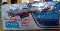ERTL 8009 Great Dane Extendable Heavy Duty Flatbed Trailer 1/25 Model 21JO06
