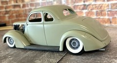1/24 Scale: Big ‘N Little Piecrust Slicks W/ 15-inch “Divco Milk Truck” Wheels