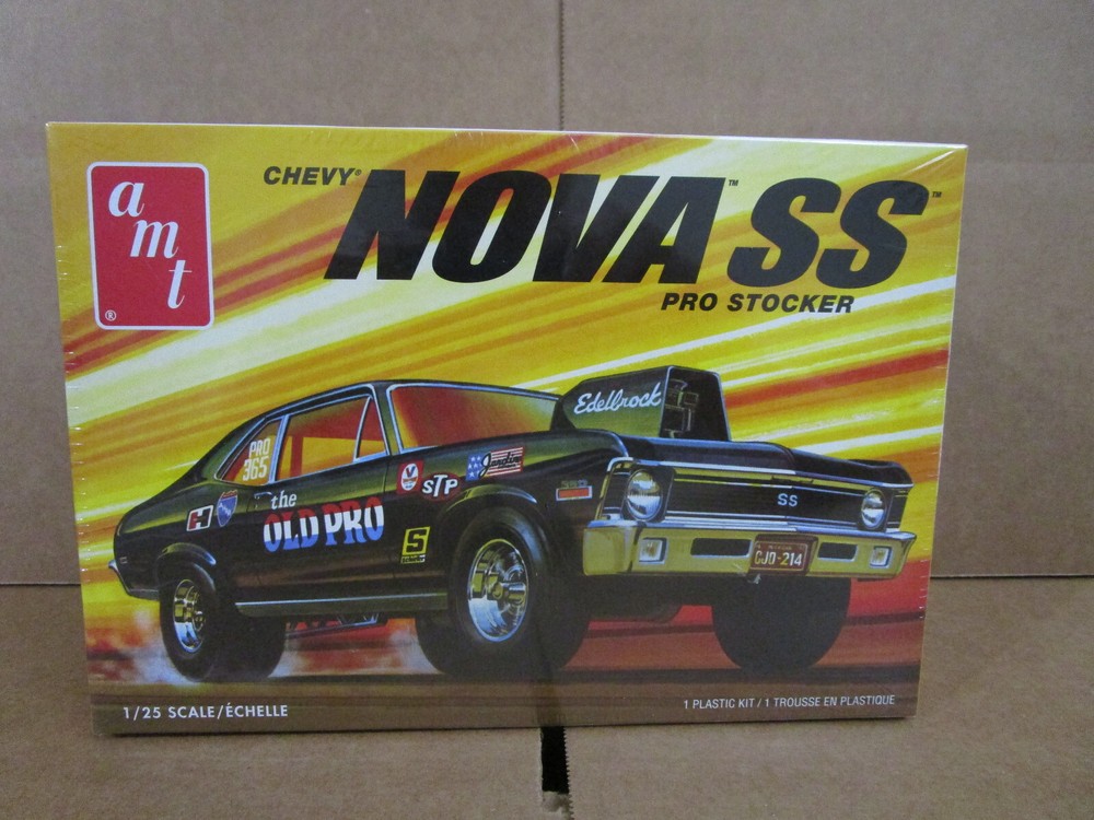 AMT/1142 1972 CHEVROLET NOVA SS PRO STOCKER 2 IN 1 KIT FREE SHIPPING