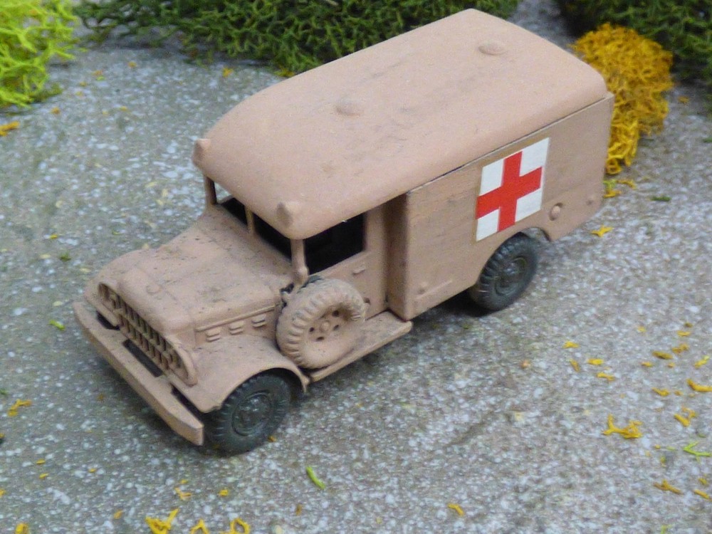 Roco Minitanks / Herpa Painted WWII US M-43 Dodge 3/4T 4×4 Ambulance Lot#9673B©