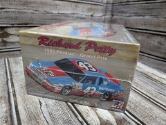 Salvinos Jr Richard Petty 1985 Pontiac Grand Prix Nascar Model Kit Sealed