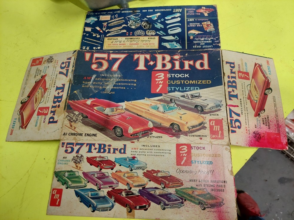 vintage 1962 issue AMT T2257 1957 Ford Thunderbird 57 T-Bird model top box