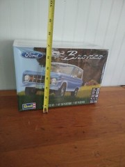 REVELL 1/24 Ford Bronco (1966 TO 1970 STYLE) – 85-4320 – Factory Sealed New