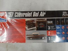 AMT/ERTL 1957 Chevrolet Bel Air 1:25 Model Kit #8315 [New/Sealed] circa 1998
