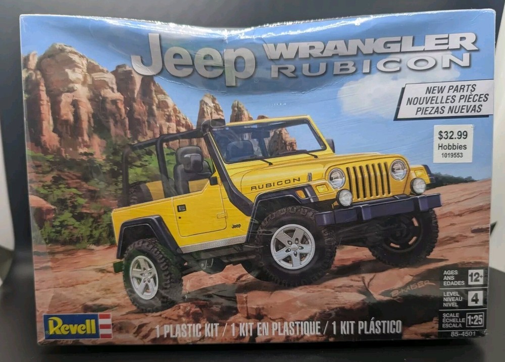 Revell Jeep Wrangler Rubicon 1:25 Scale Plastic Model Kit 85-4501 New in Box