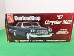 1/25 SCALE 1962 CHRYSLER 300 PRE-PAINTED JADE GREEN CUSTOM SHOP MODEL KIT