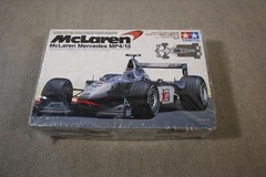 Tamiya 1/20 McLaren Mercedes MP4/13 F1 Model Kit – Unbuilt – Häkkinen