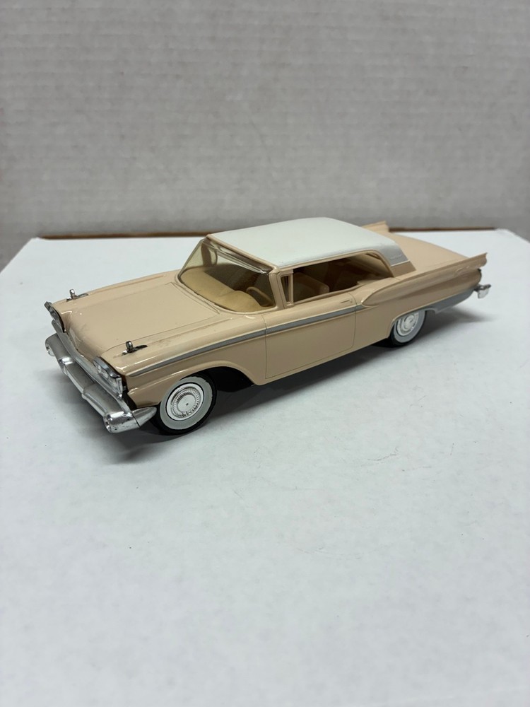 VINTAGE ORIGINAL AMT 1/25 SCALE 1959 FORD HT TAN/WHITE DEALER PROMO