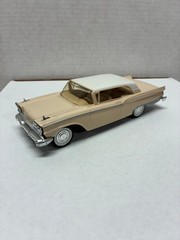 VINTAGE ORIGINAL AMT 1/25 SCALE 1959 FORD HT TAN/WHITE DEALER PROMO