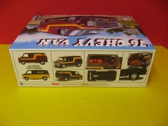 2020 REVELL ’76 CHEVY CUSTOM VAN W/ BED, FRIDGE, TV, WOODGRAIN PANELING, ROOF