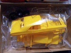 1/25 Dodge 72 Challenger Lindberg Model Car Kit Sealed Inside Mopar Hemi Muscle